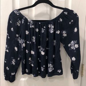 xs hollister off the shoulder top